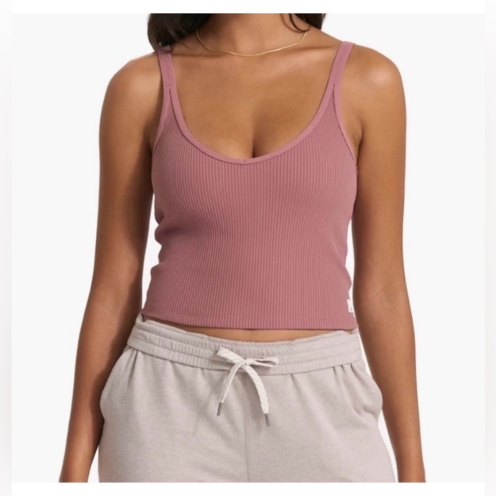 Vuori Ribbed Scoop Neck Crop Tank in Dusty Rose